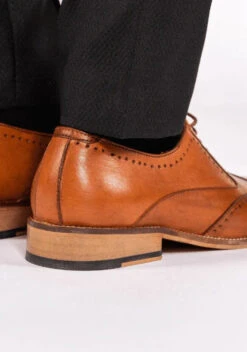 Braune Lederschuhe, Marc Darcy Carson, Wingtip Brogues 13 Braune Lederschuhe, Marc Darcy Carson, Wingtip Brogues -Herrenanzug Geschäft braune lederschuhe marc darcy carson wingtip brogues schoenen 273