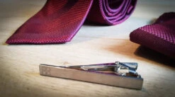 Cavani Weinrote Krawatte, Einstecktuch, Krawattenclip 11 Cavani Weinrote Krawatte, Einstecktuch, Krawattenclip -Herrenanzug Geschäft cavani weinrote krawatte einstecktuch krawattenclip stropdas 328